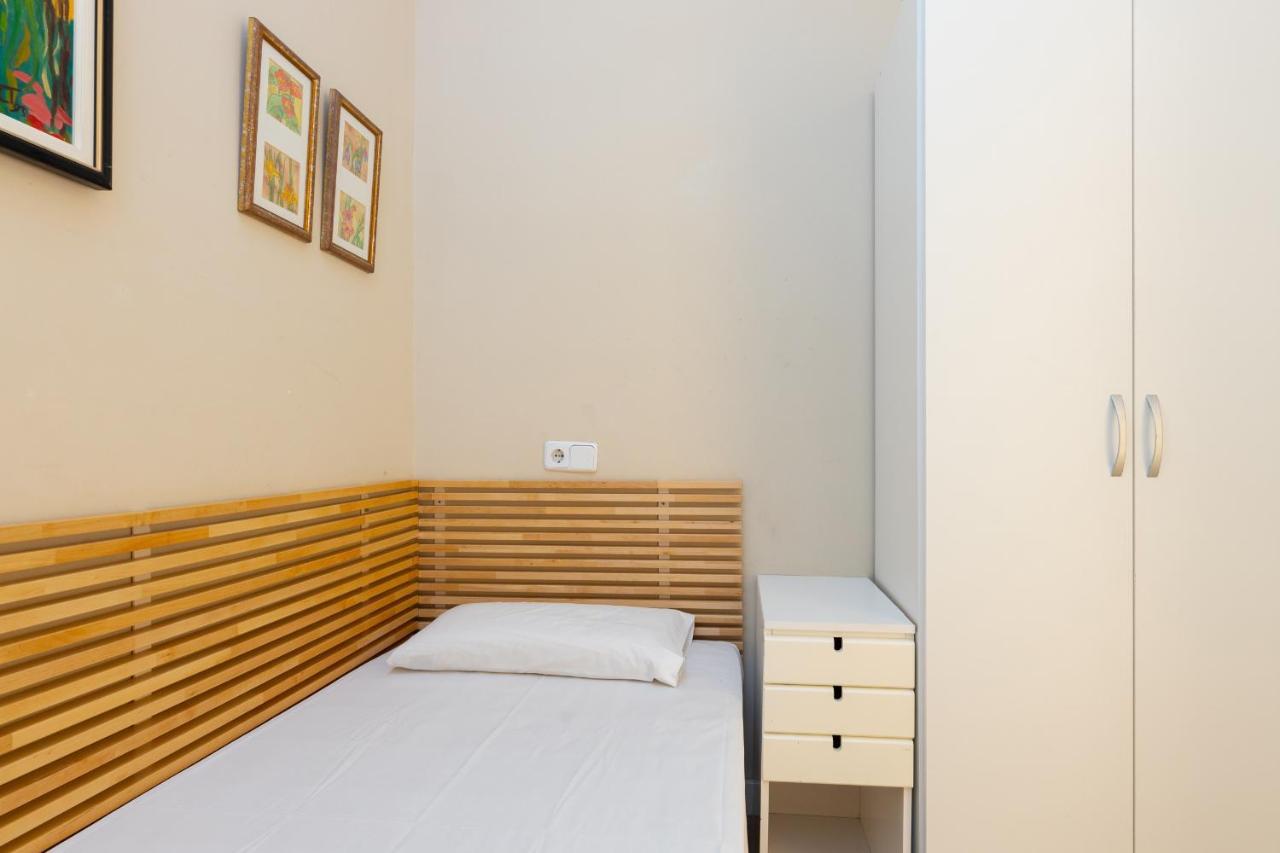 Aparteasy - Family 4-Bedroom Apartment 巴塞罗那 外观 照片