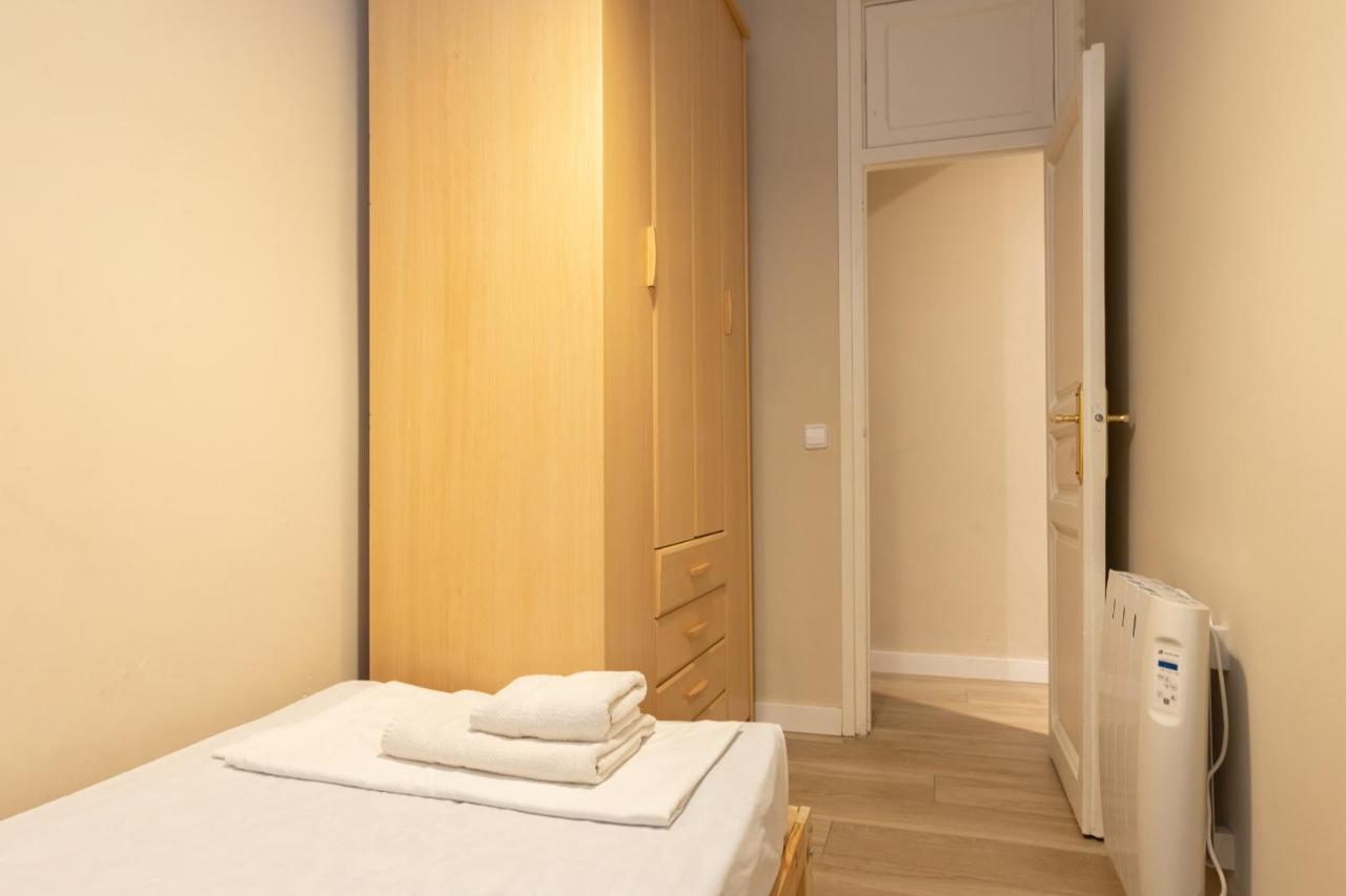 Aparteasy - Family 4-Bedroom Apartment 巴塞罗那 外观 照片